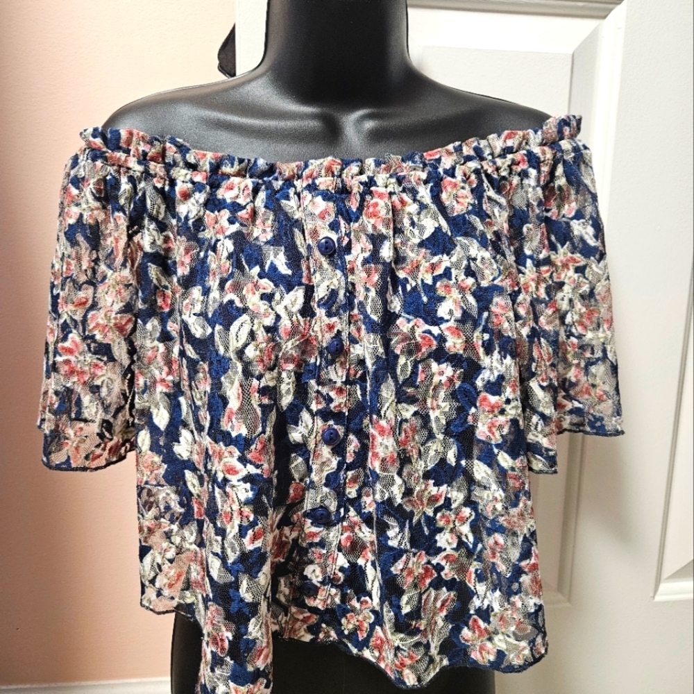 Daytrip Off the Shoulder Crop Top